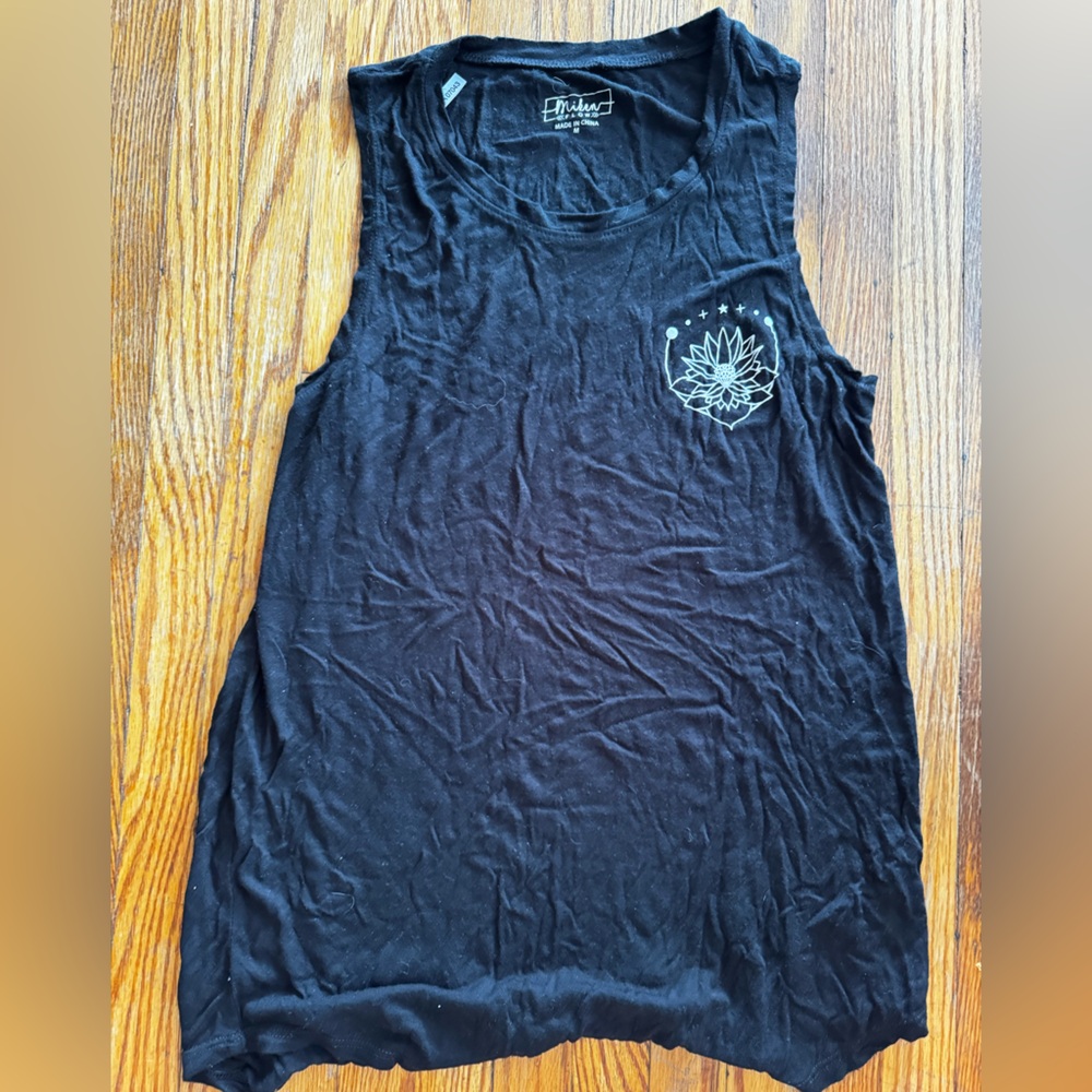 Sleeveless Top with Graphic Design